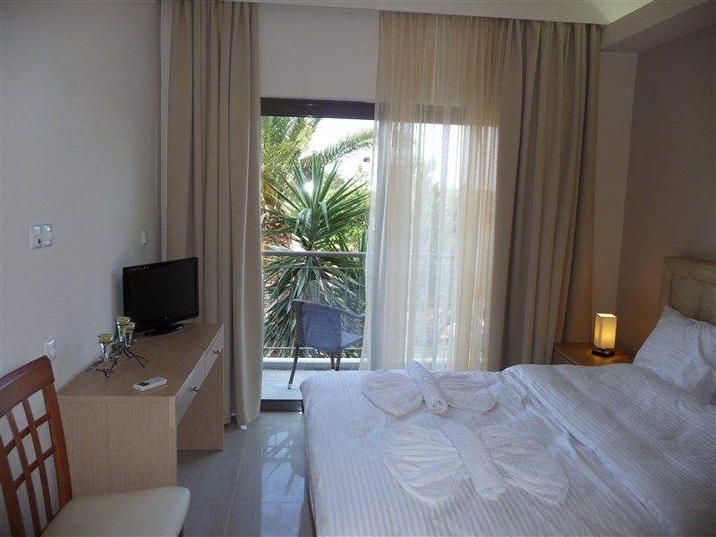 Oasis Beach Hotel - Adults Only Anissaras Eksteriør billede